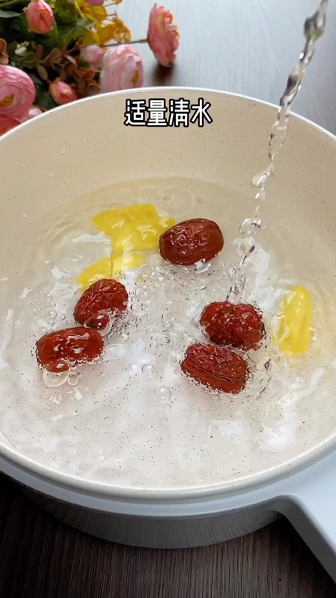 鸡蛋和甜酒一起煮,姨妈来的时候吃上一碗暖暖哒,学起来吧