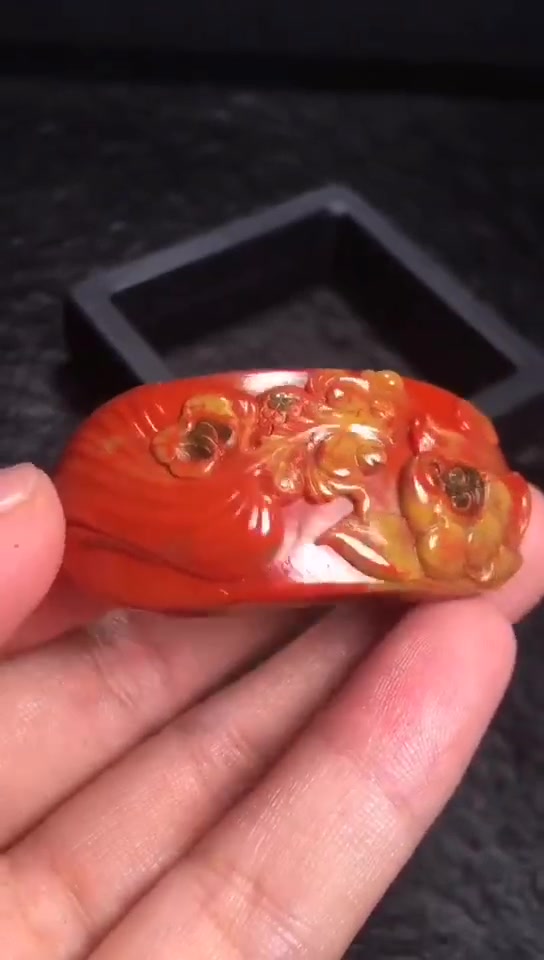 收藏级瓦西原矿三无精品文玩配饰手牌苏工雕刻连年有鱼南红玛瑙