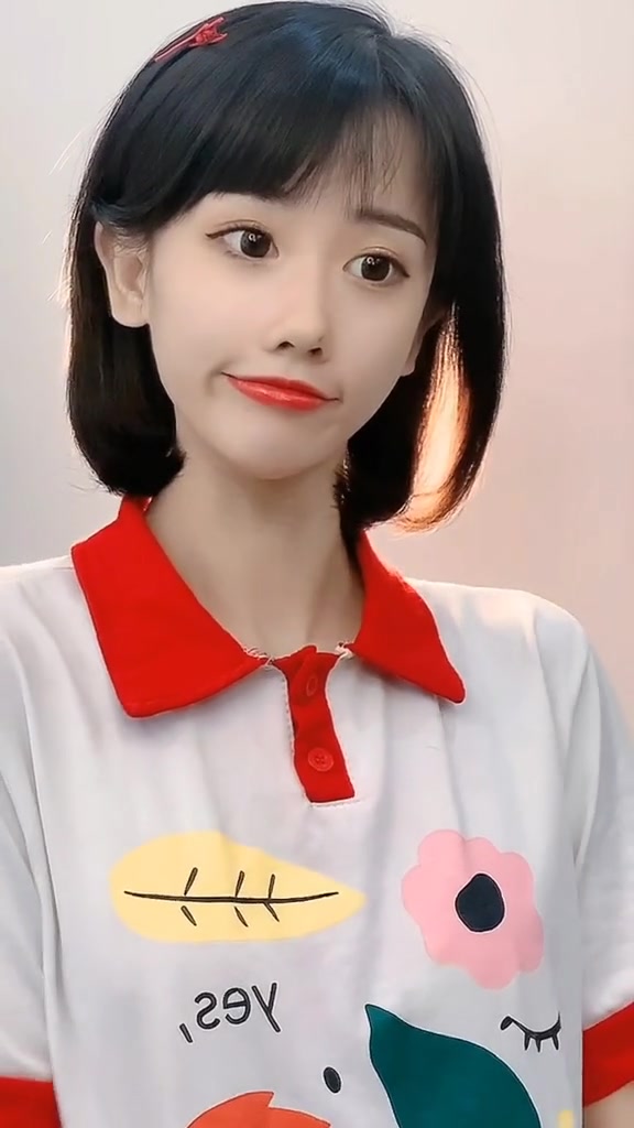 “人的脸上有44块肌肉,我要怎么做到不动声色地看向你”