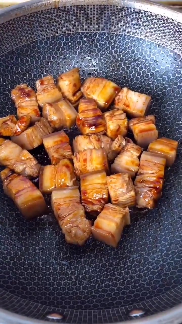 红烧肉最简单的做法,这么大一块,绝对让你吃的过瘾