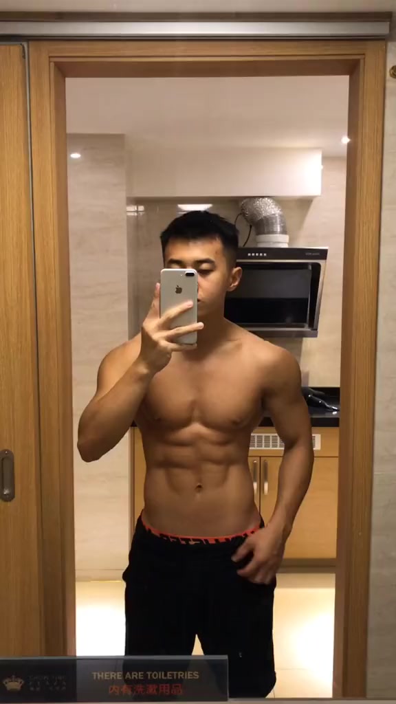 这种男女通杀的肌肉男,你可以吗
