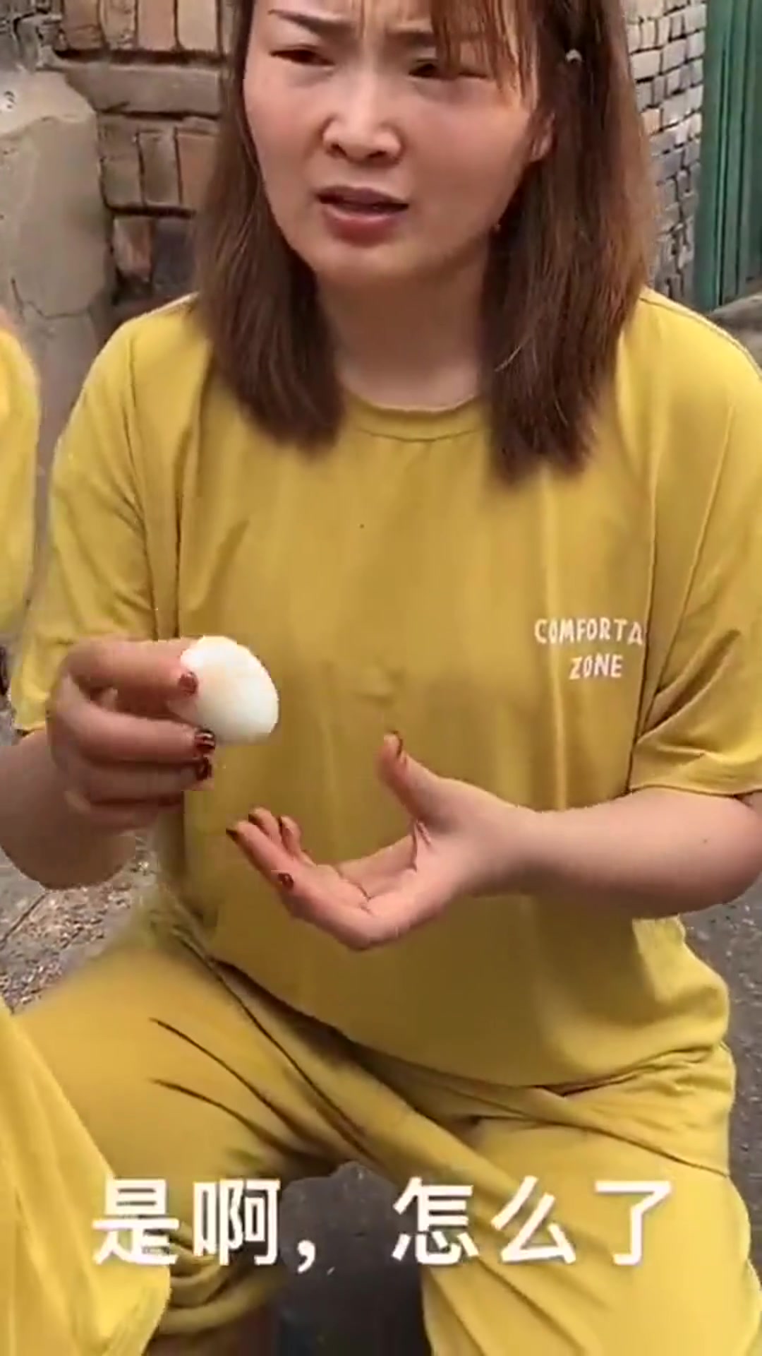 为什么别的小朋友过生日吃蛋糕而我只有鸡蛋吃