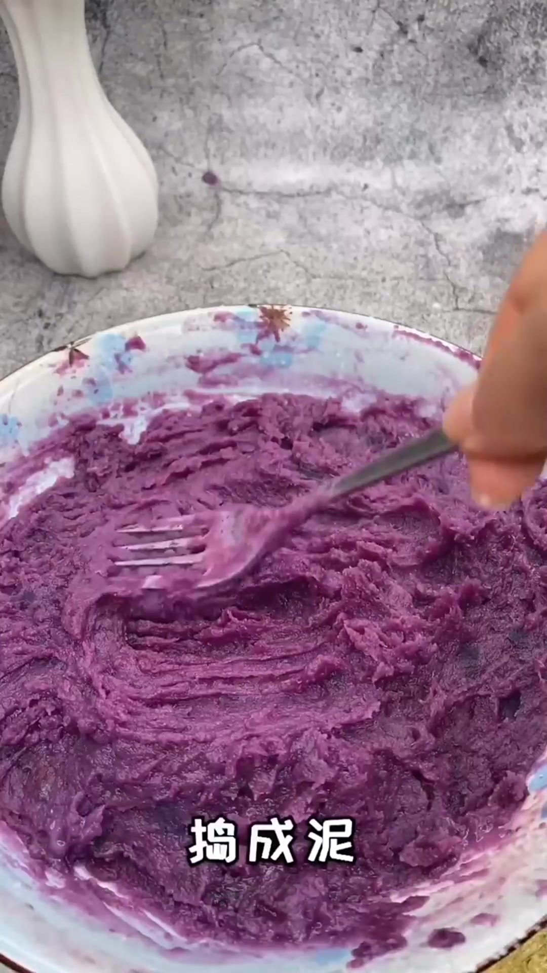 好吃的紫薯披萨饼完成,还会拉丝呢,真是太美味