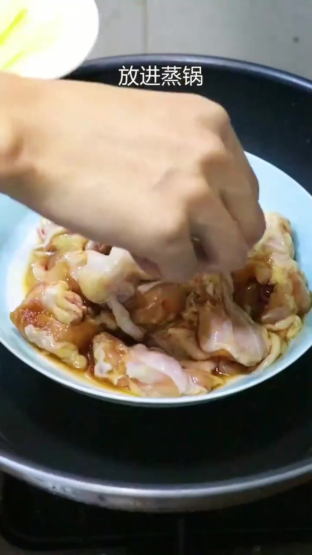 《剁椒鸡腿肉》鸡腿除了炸,这样做也很好吃哦