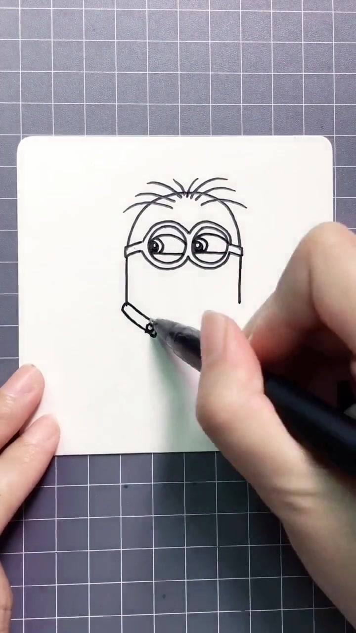 最简单的小黄人简笔画,不得不佩服作者的创意,你学会了吗?