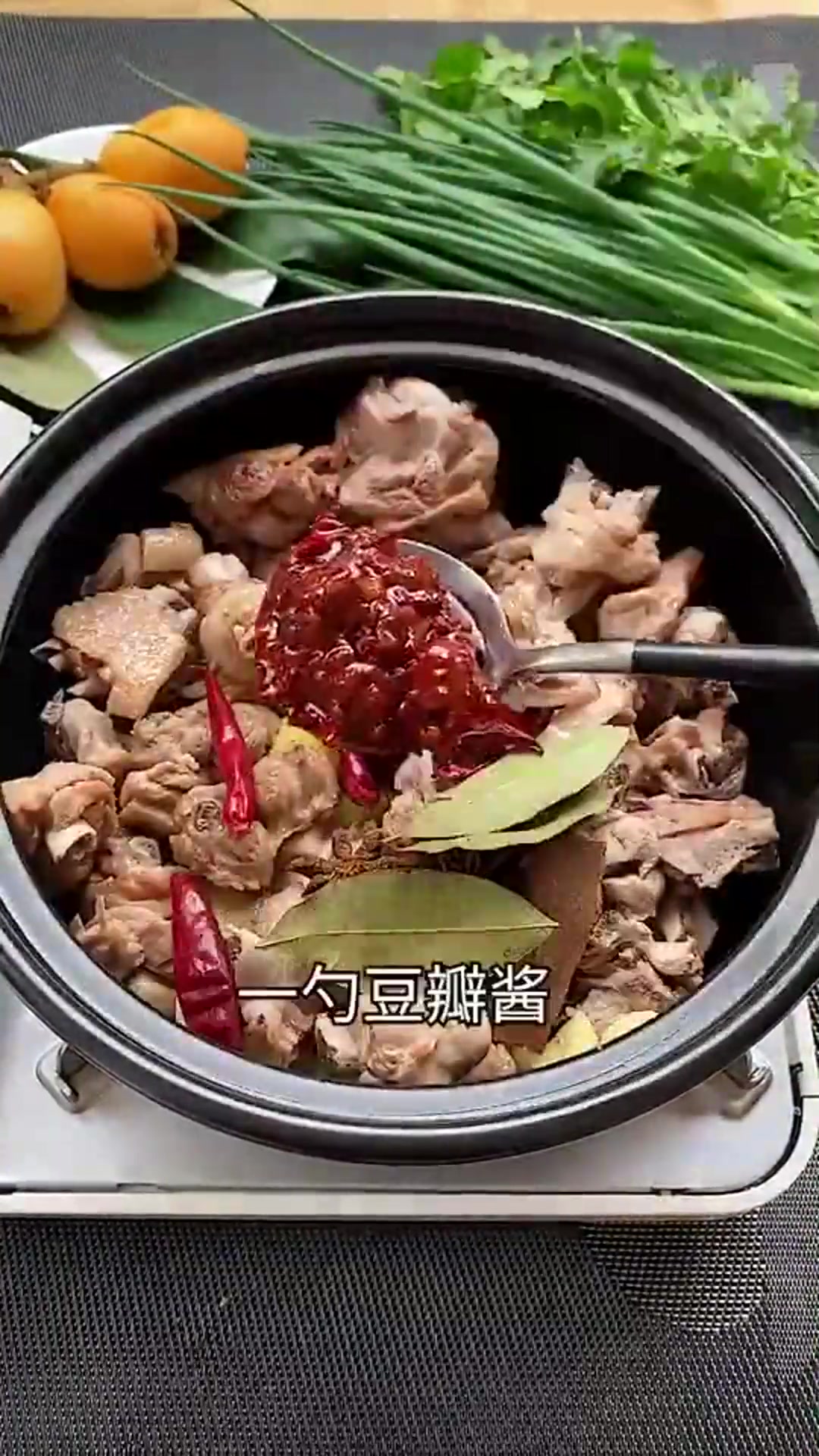 鸭肉这样做,简单又美味,好吃到连汤汁都不放过!