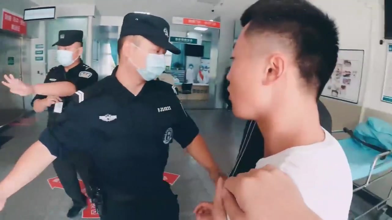 【超燃抓捕Vlog!带你走进真实的派出所日常】平安法治2020出警、追逐、抓捕、救人、巡逻