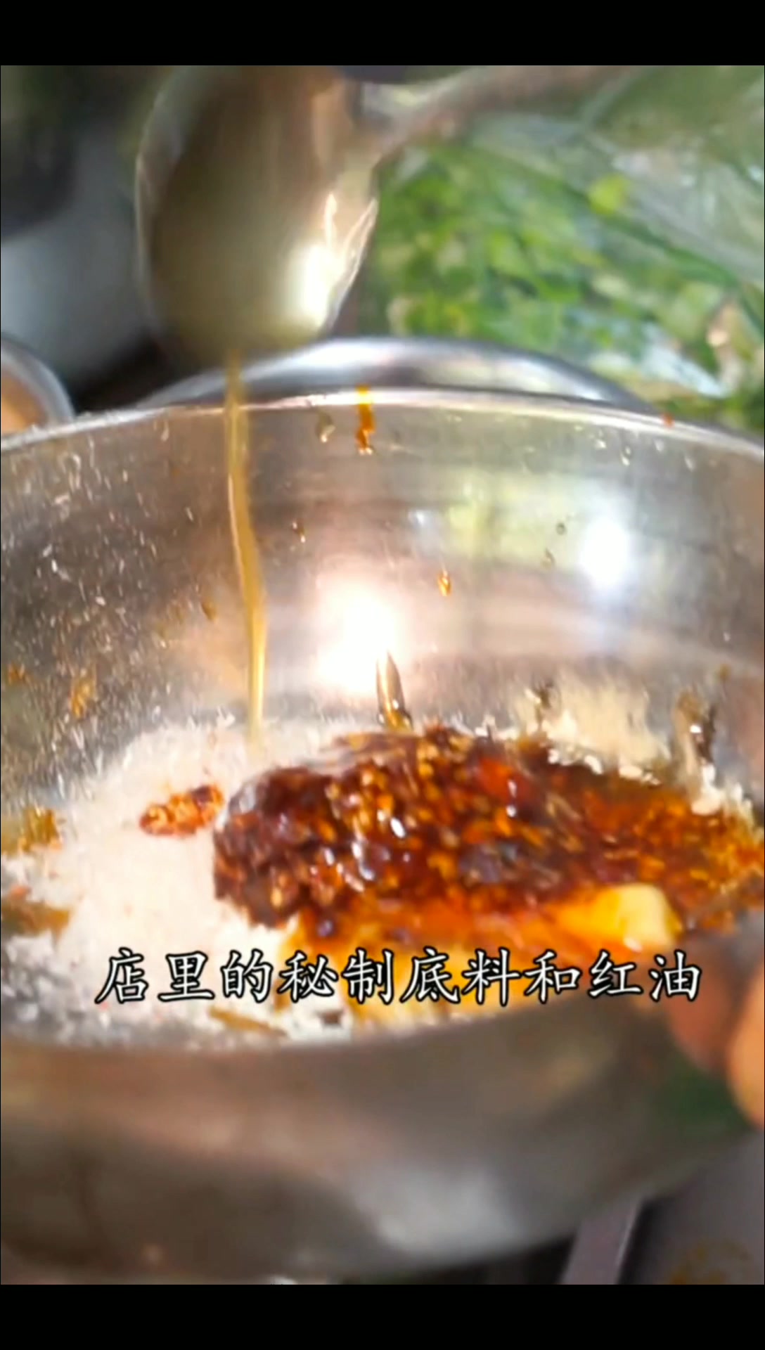 四川独有吃法,烤鸭拿来做冒菜,加上鸭肠,鸭肉嫩,简直太好吃了