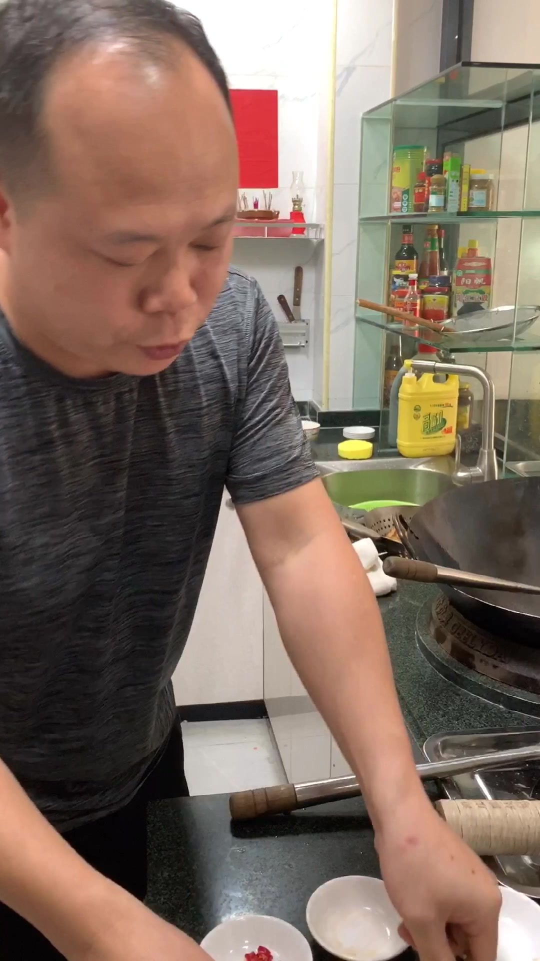 大厨教你,鱼香茄子煲的家常做法,下饭神菜