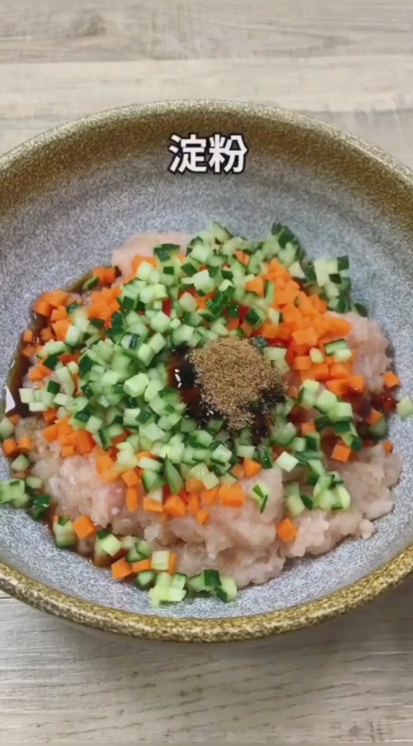 炸鸡肉丸子香脆可口