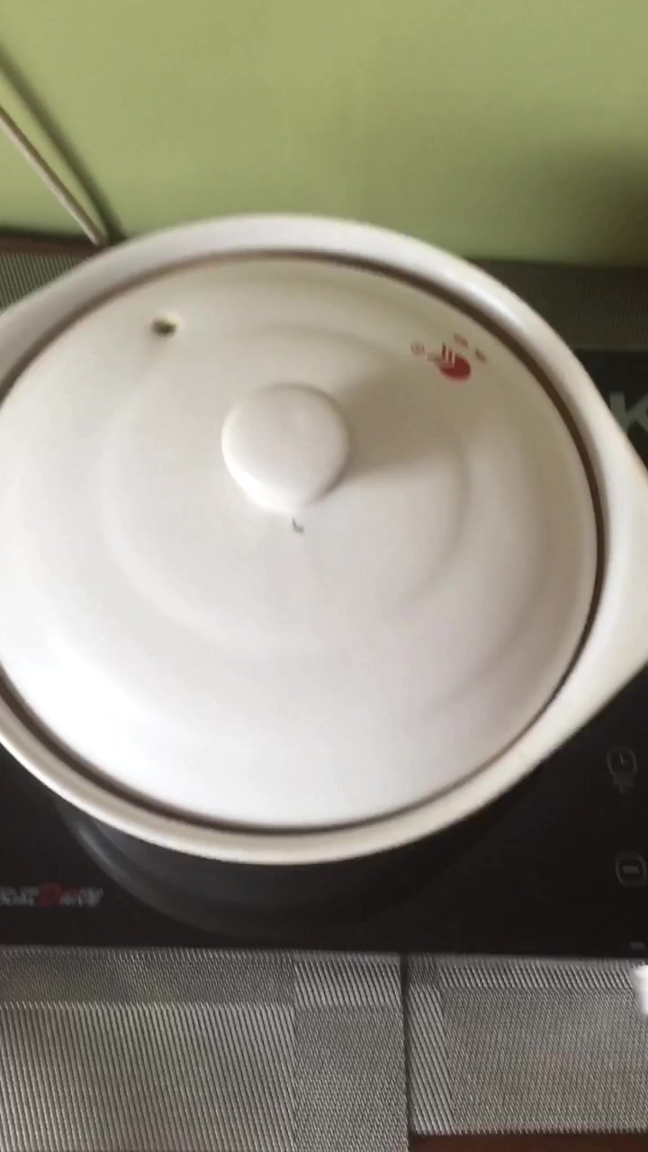 葱油凉拌面配上一碗牛杂汤