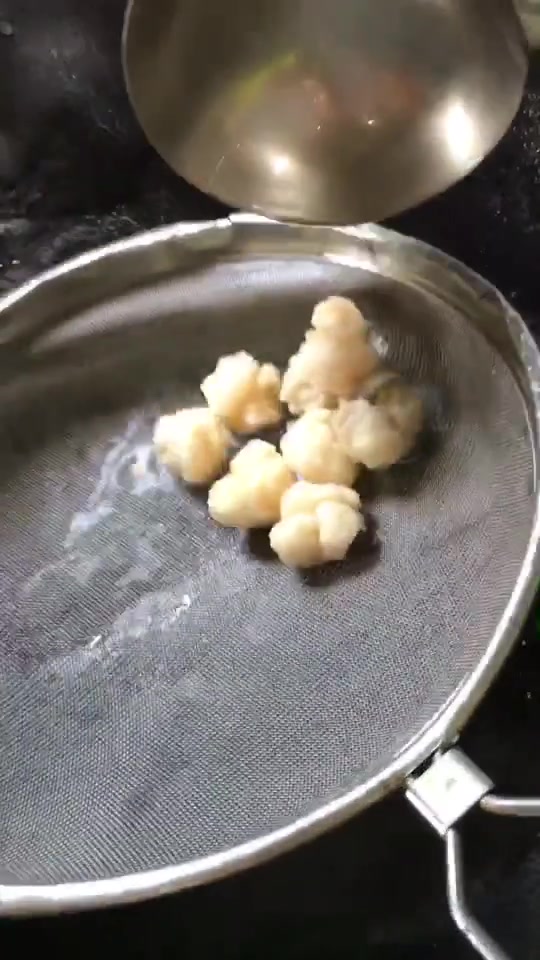 嗨厨师证必考菜肴金丝龙虾球做法
