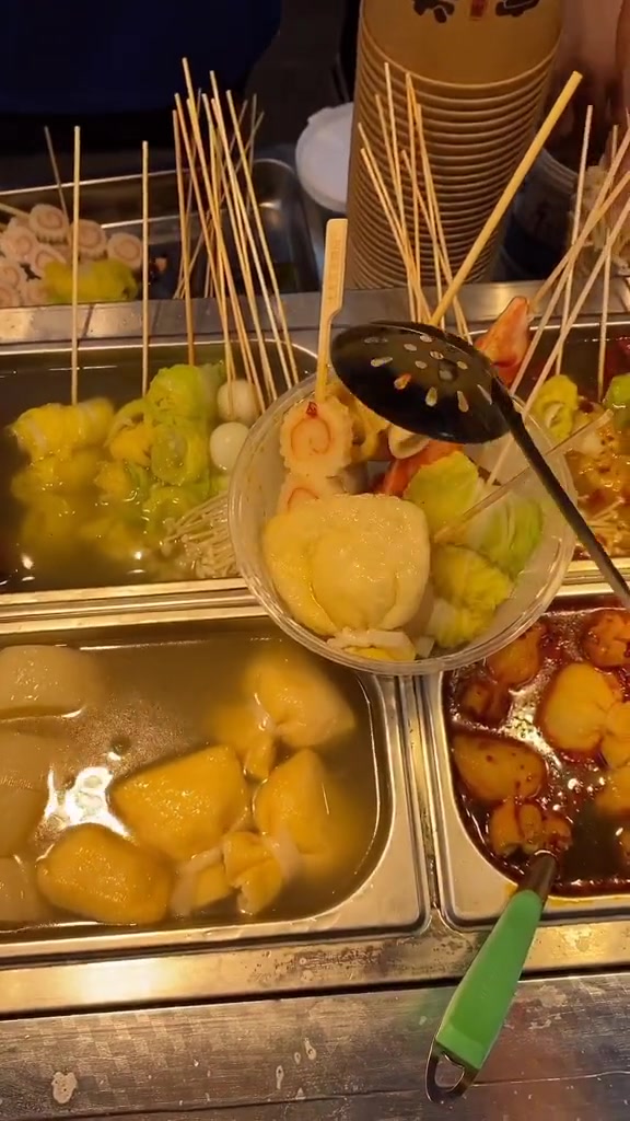 自选的关东煮,20块钱两个人吃不饱