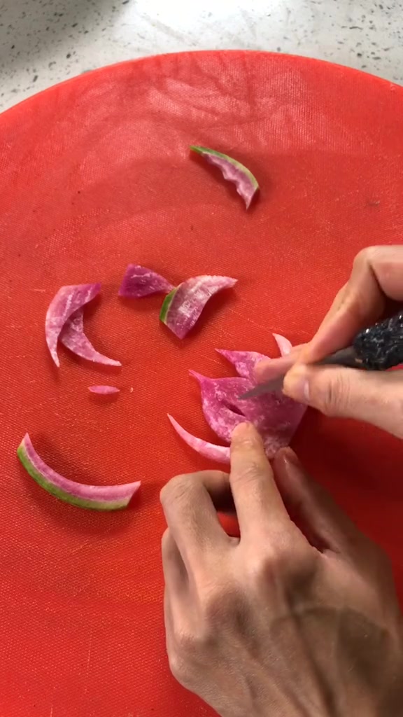 蔬菜变蝴蝶,简单吧?手工制作