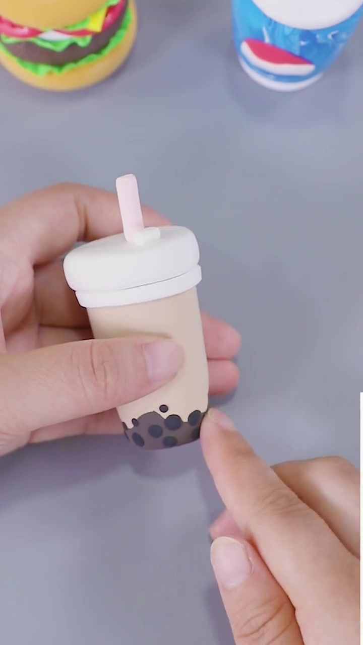 来一杯奶茶,香草味的,喜欢吗