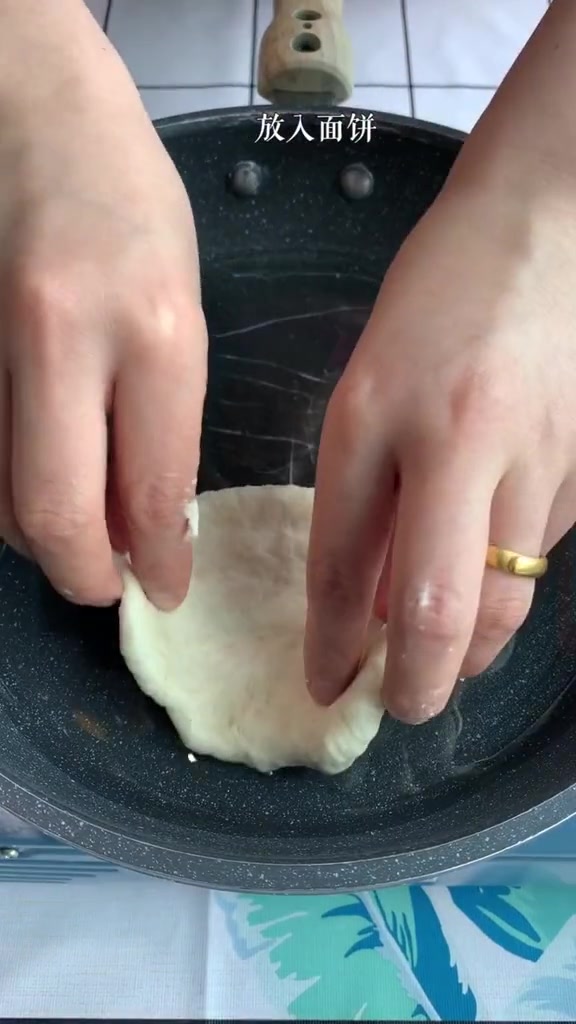嘿早餐饼新吃法,又香又脆可有人喜欢?我的美食日记