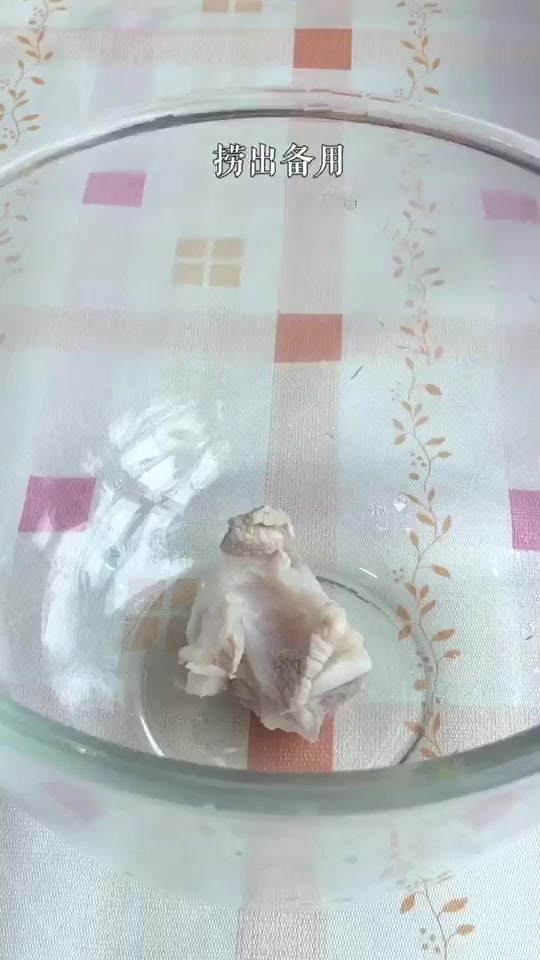 大家来说一个黄豆猪脚汤的功效?我先来?滋补