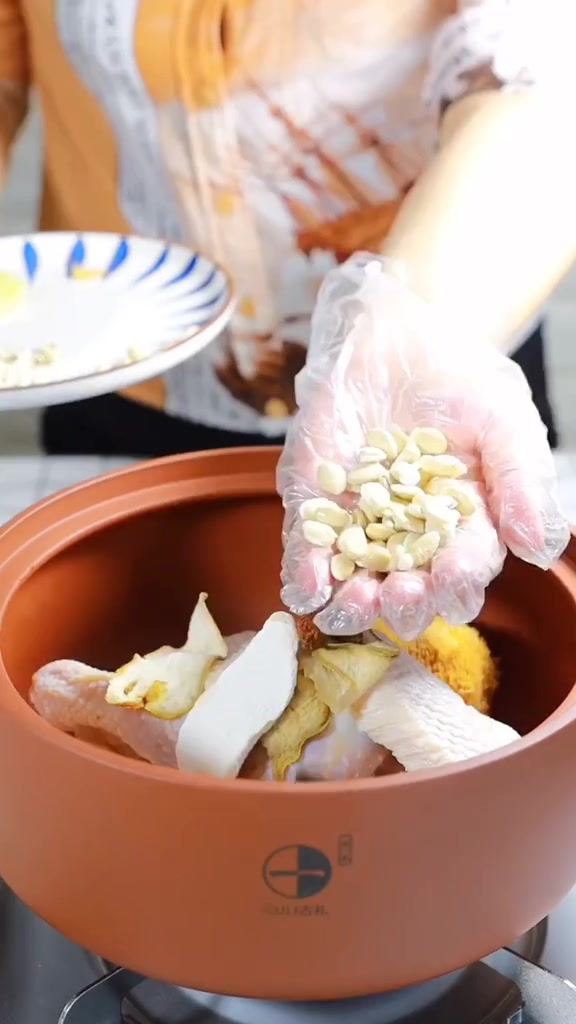 猴头菇煲鸡汤,清香、甘甜,清润又滋补,广东靓汤?美食趣味计划