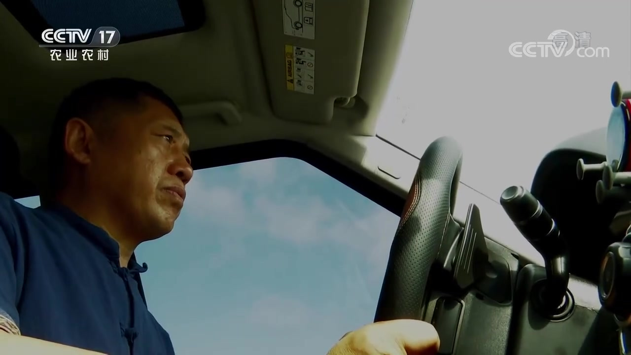 【山东威海:海鸭养殖助力残疾人成功脱贫】山东威海的高玉敏因看到很多残疾人找不到工作,201