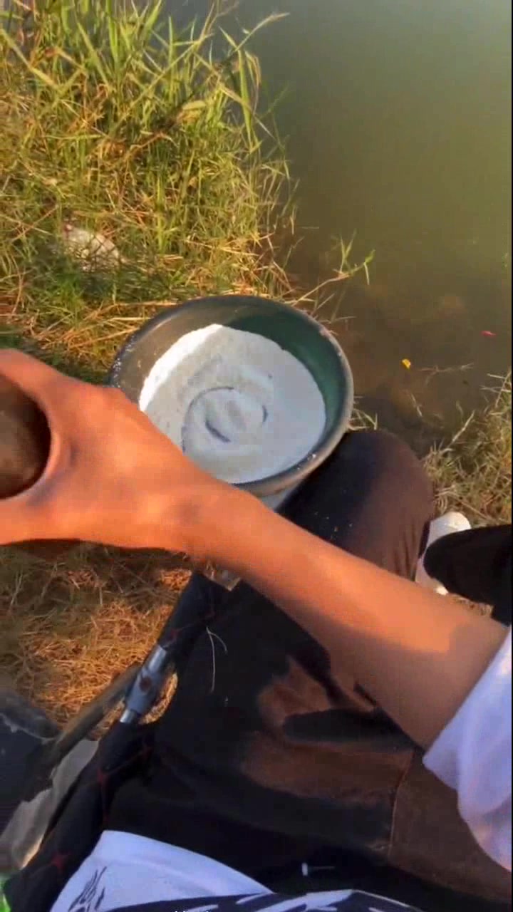 面粉加香油!这样的鱼饵你用过吗?