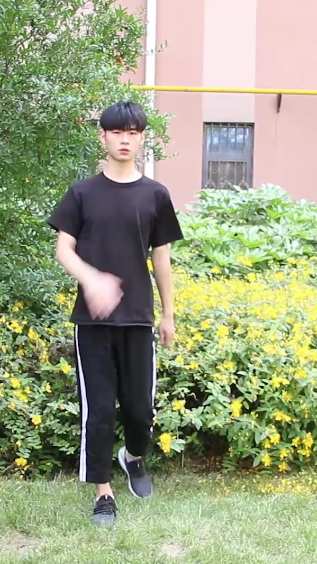 每天原地坚持鸭子式竞走99次,瘦内脏脂肪,肚子一天比一天平!