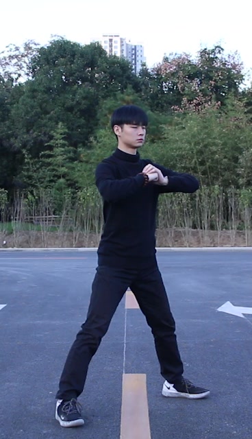 每天坚持鸭子摆臂踮脚85次,瘦内脏脂肪,肚子一天比一天平!