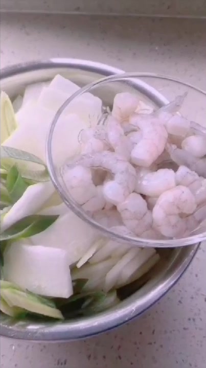 家常的美味。第11集。盐水虾。炖茄子。冬瓜炒虾仁。