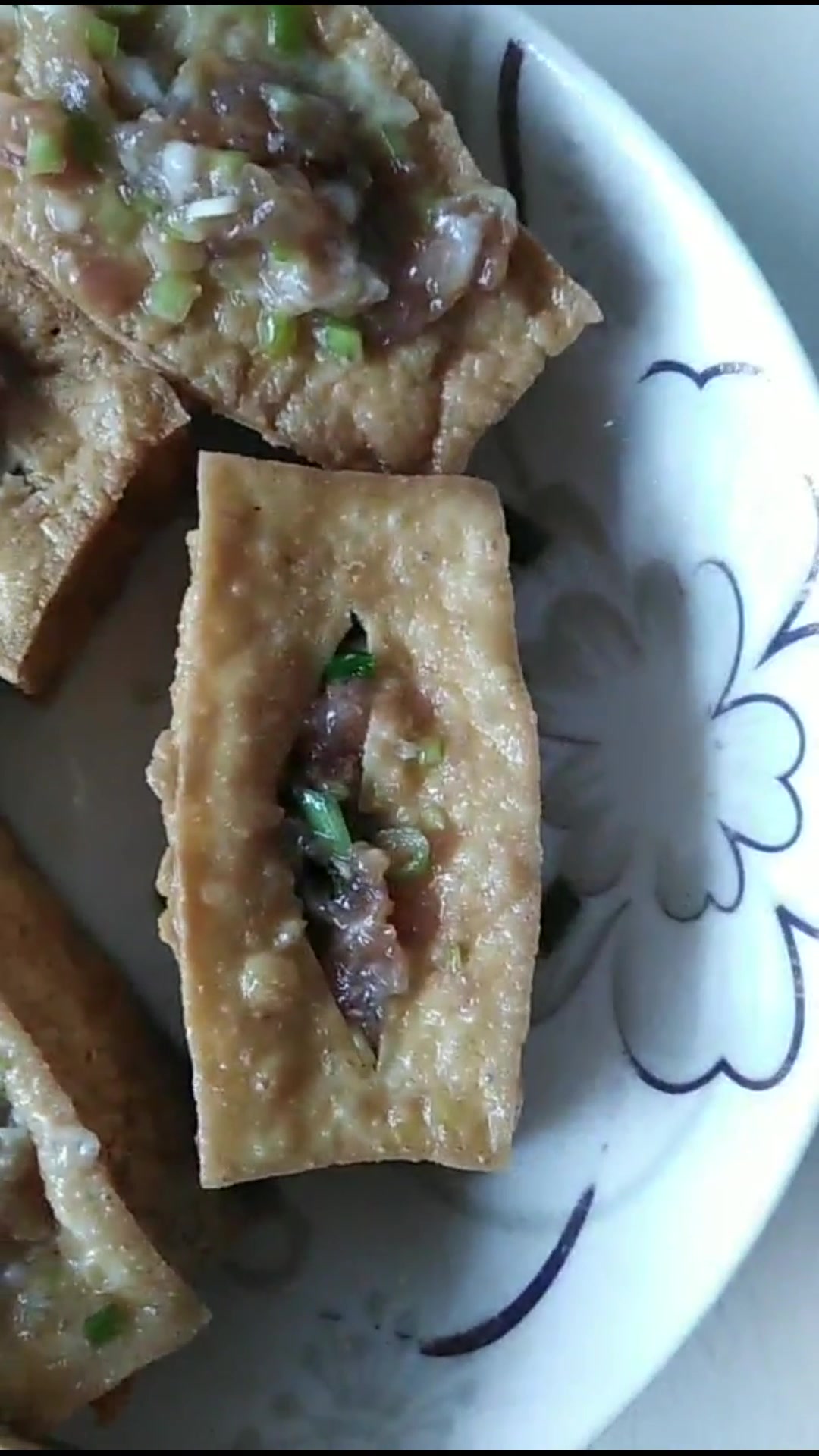 简单易学的砂煲鱼皮豆腐,招待客人特有面子,鲜香诱人都说好吃