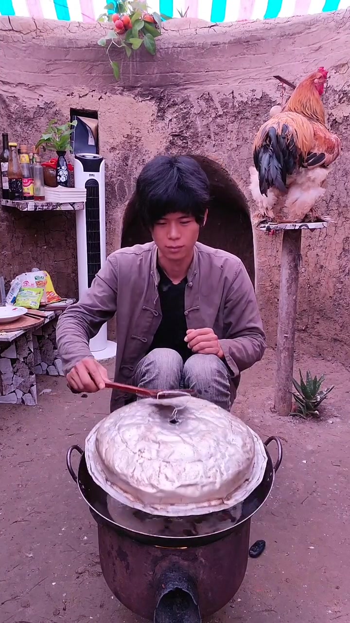 农村小哥在家里炖甲鱼,掀开锅盖的那一刻,这才是大补的汤