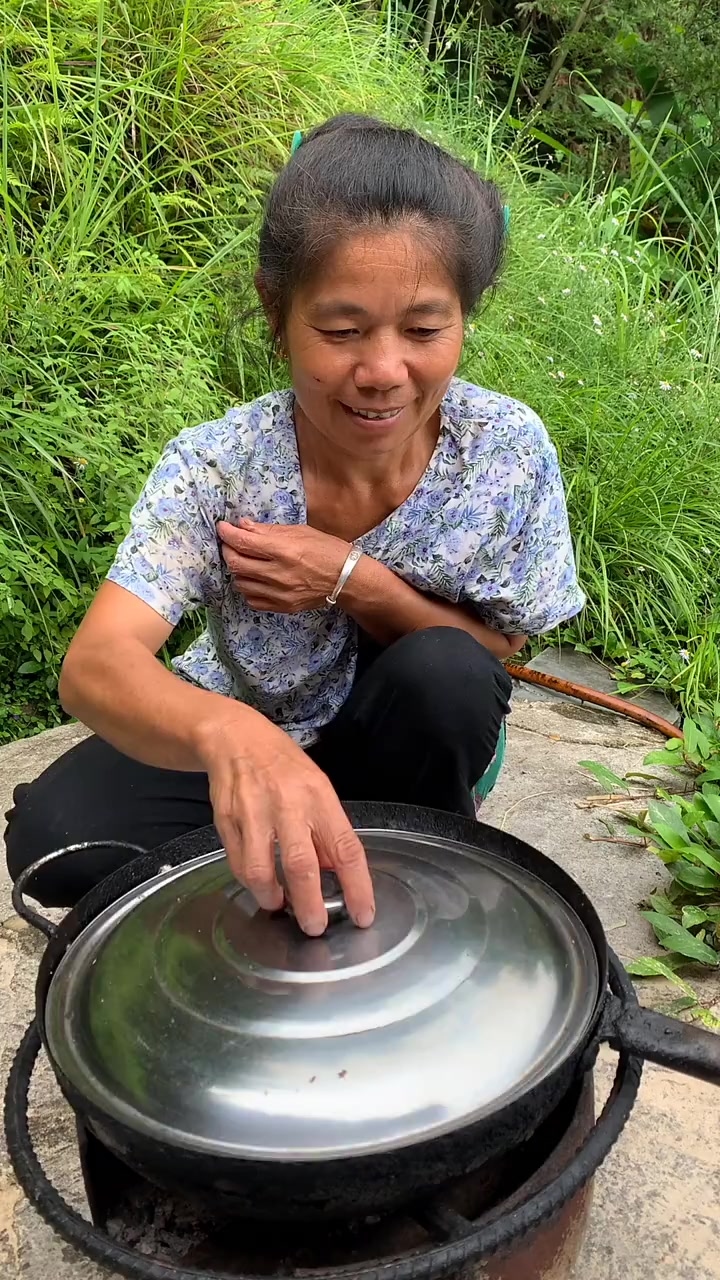 这是我见过最正宗的腊肉,一刀刀切开,真相了!