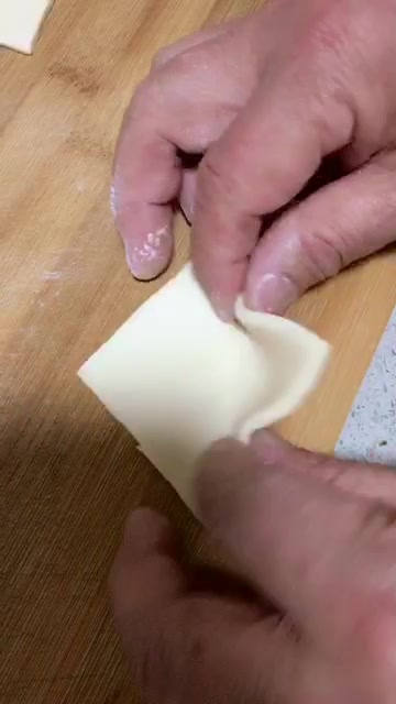 陕西老乔今天教大家北方过年必备的面食小吃:枣花馍,年味十足