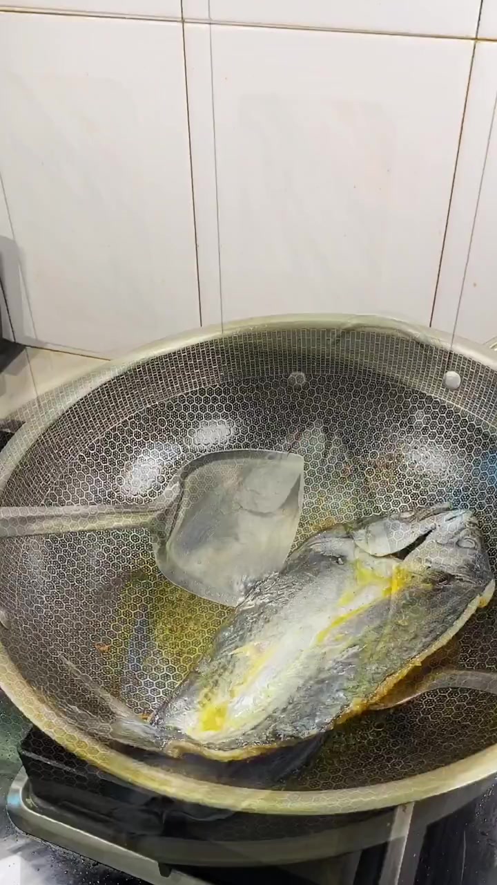 香煎鲅鱼,外焦里嫩,特别的好吃!