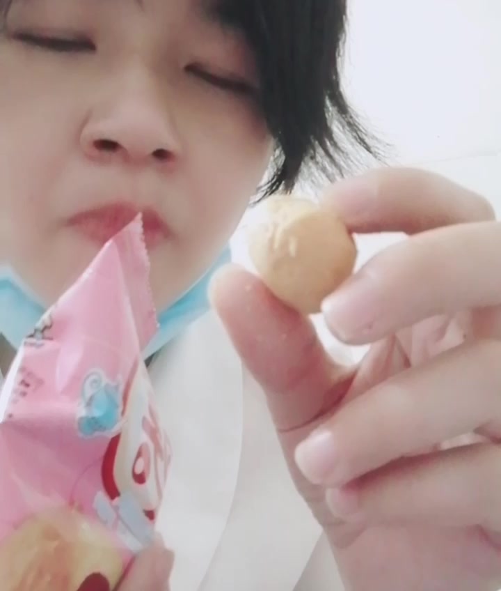 美味旺仔草莓味泡芙  外酥里酸甜
