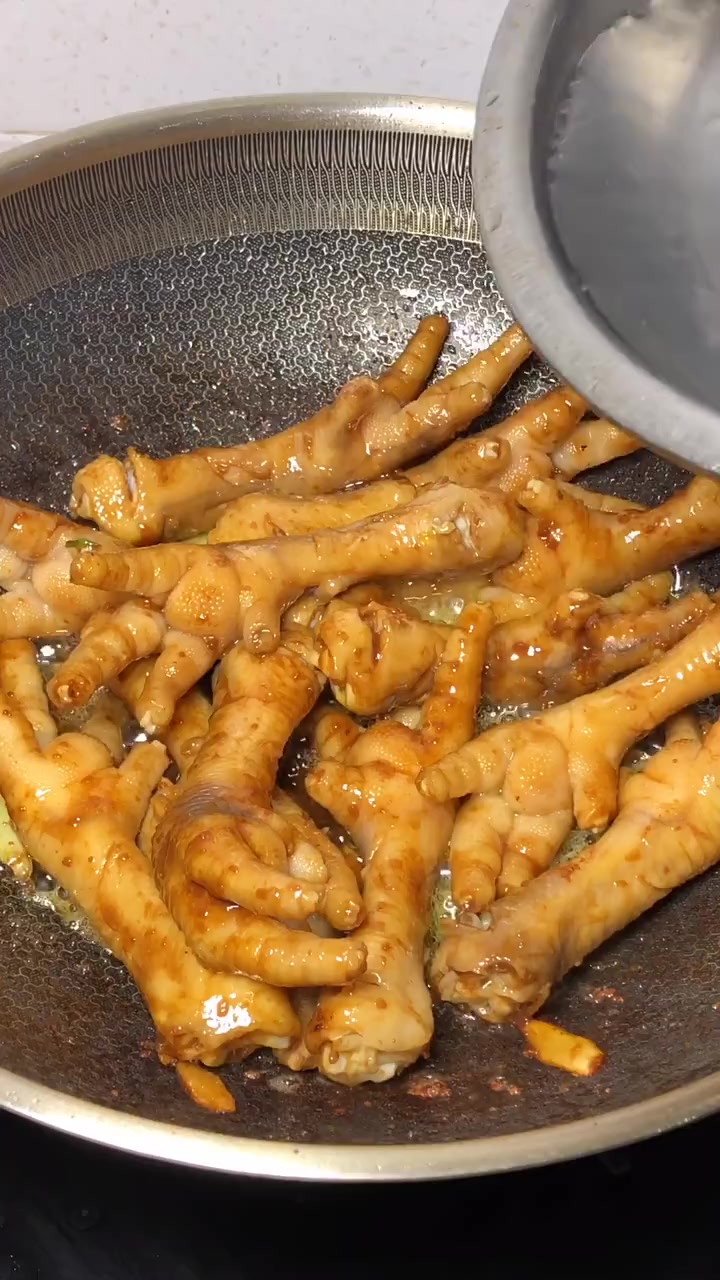 卤鸡爪子的详细做法教程