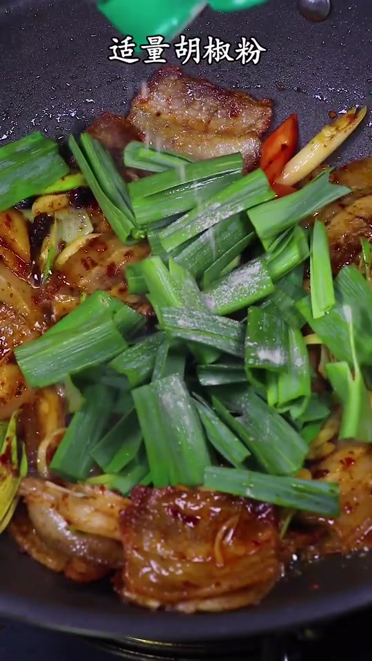 回锅肉一听名字很厉害的菜,做法很简单
