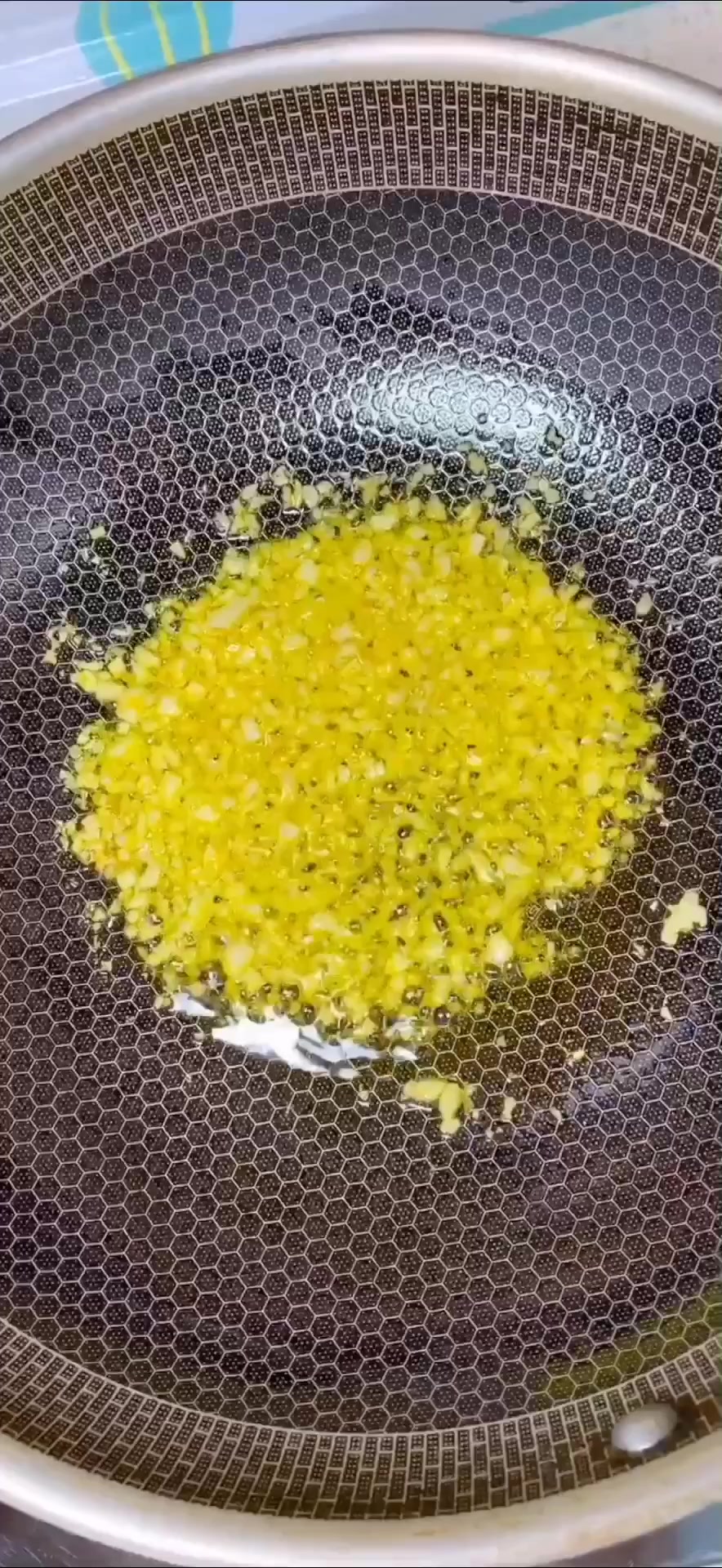 爆款美食花甲粉丝做法教程,粉弹肉嫩,好吃到汤都不剩!