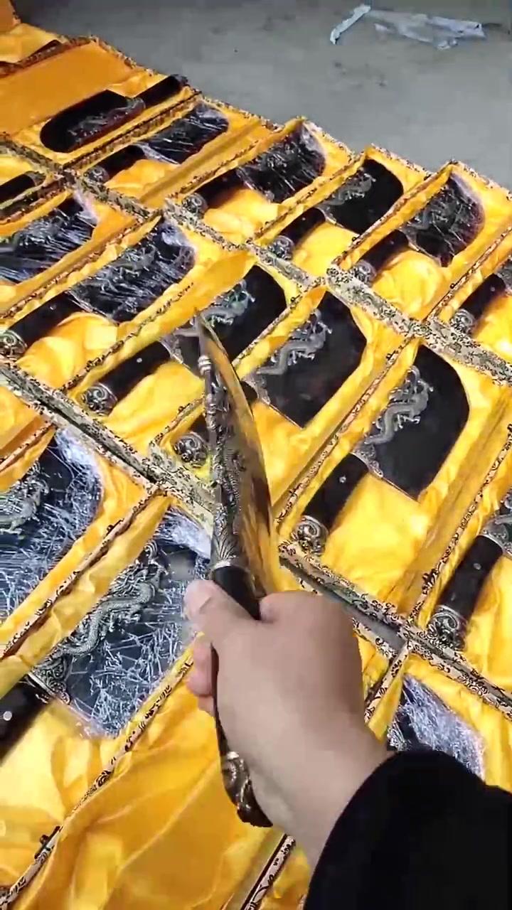 去买菜刀,大家看看这把菜刀怎么样,值得买吗?