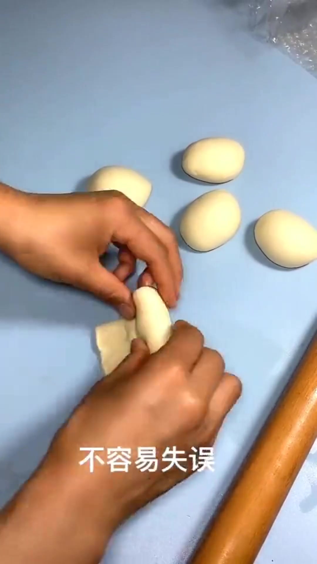 鸡蛋灌饼起泡秘诀,只需要三步就能做出完美的鸡蛋灌饼!