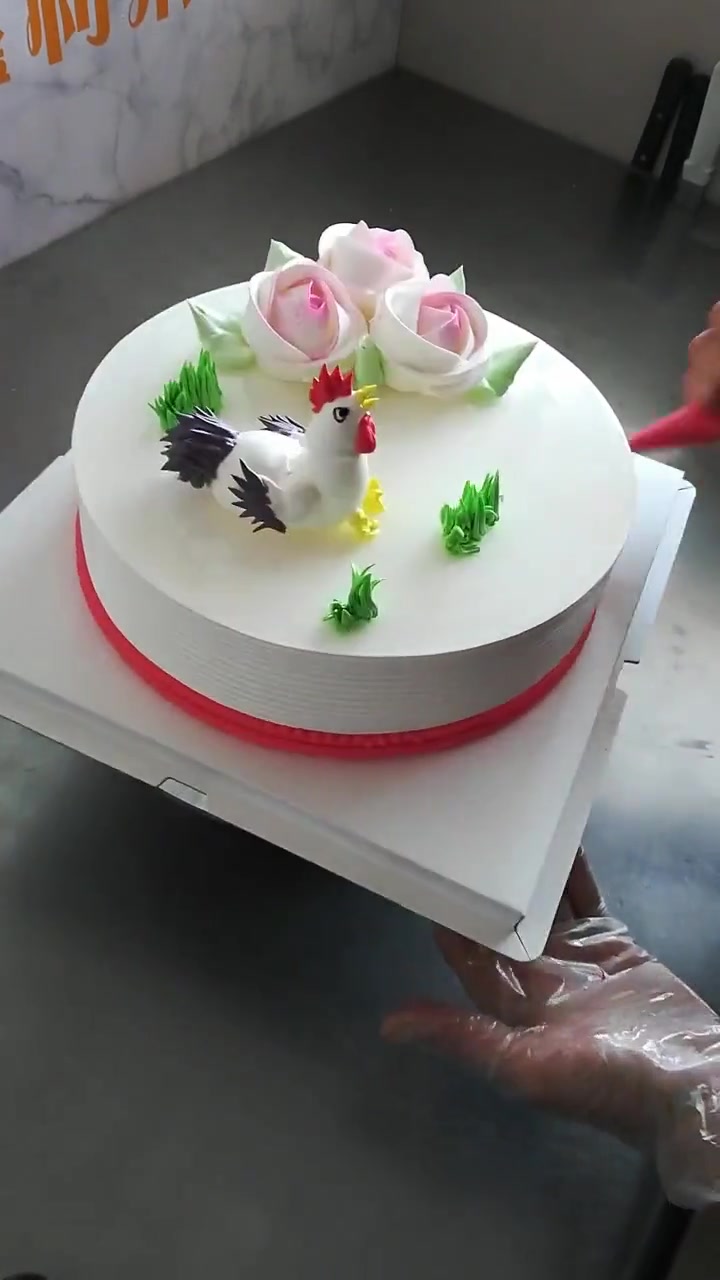 蛋糕师制作的十二生肖鸡蛋糕,看着就好精致啊