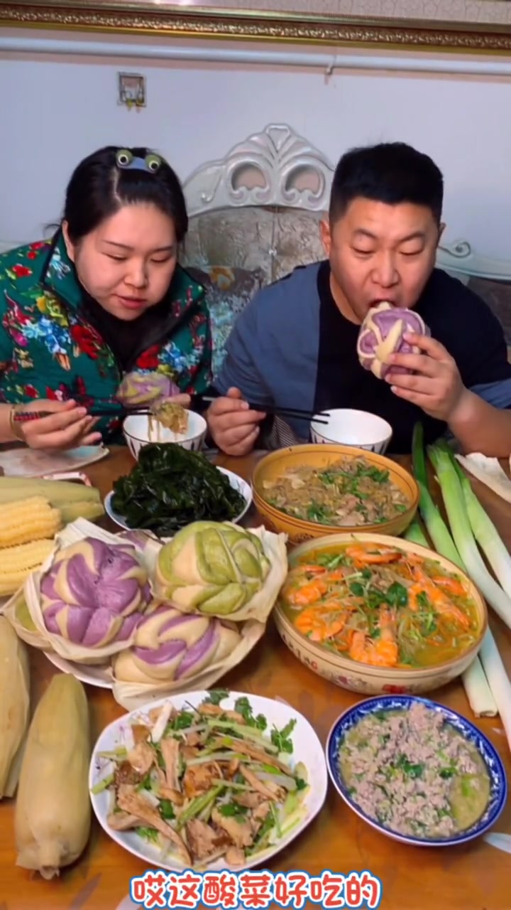 农村人蒸的馒头开锅了,掀开锅盖的那一刻,花样确实不少!