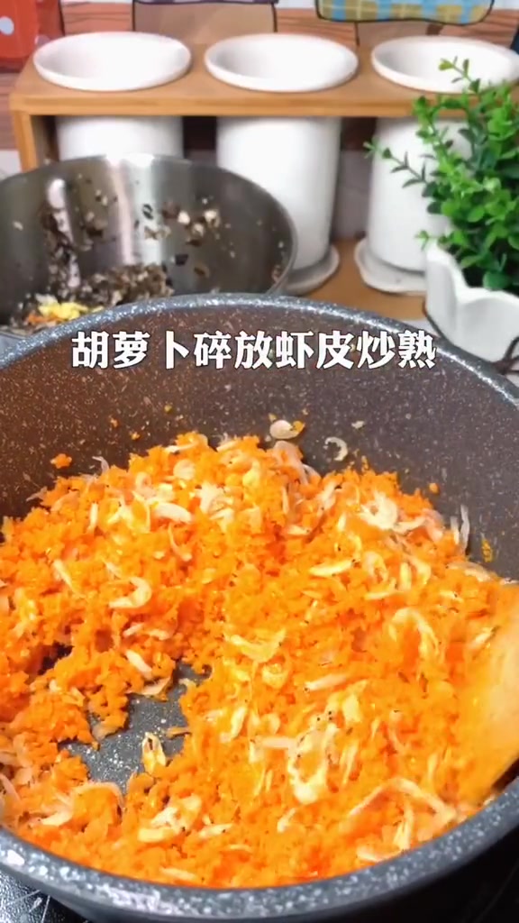 隔三差五必吃的素馅包子,每次两个蒸屉都不带剩的