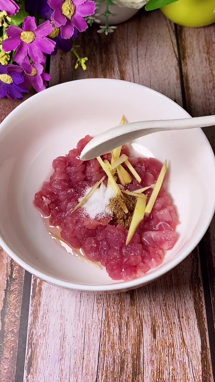 皮蛋瘦肉粥的详细家常做法教程来啦!