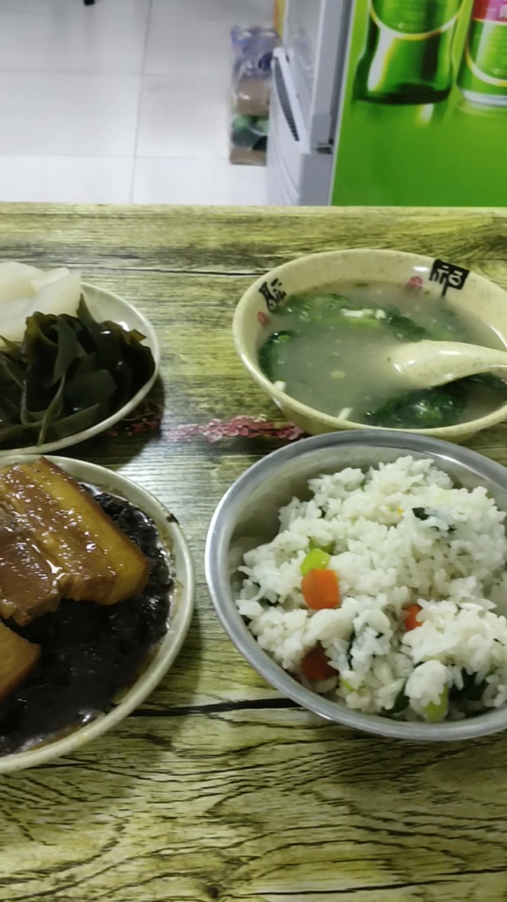 黄山菜饭梅干菜扣肉