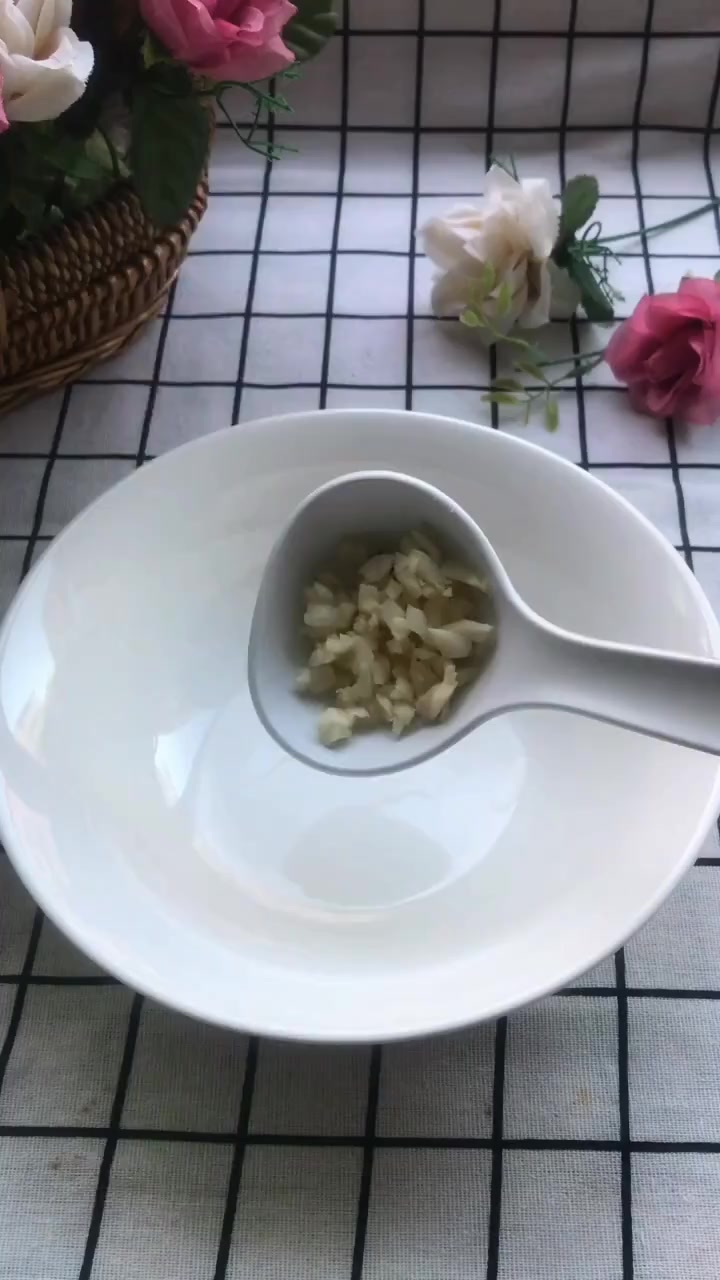绿色饺子皮是用菠菜汁和面,喜欢的点赞收藏吧