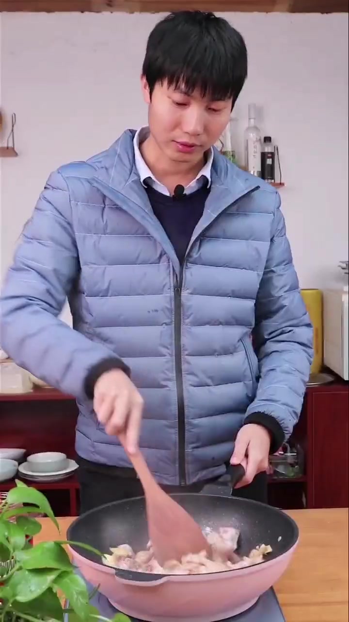 家庭版炖鸡做法,简单美味,感谢支持