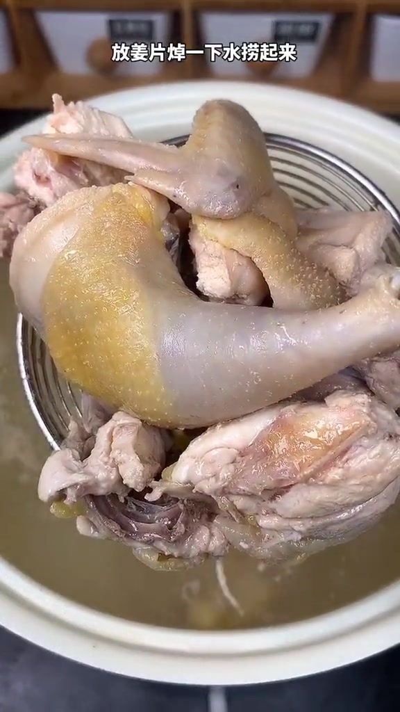 鸽子汤这样做营养美味,喜欢就点赞分享哦