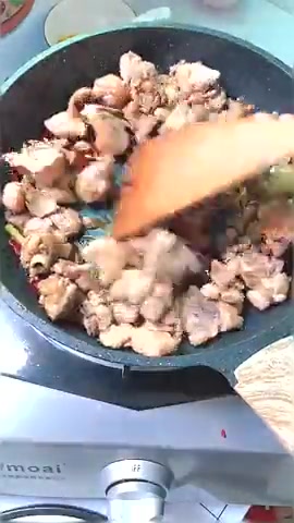 家常香菇炒鸡腿肉,超级好吃,你学会了吗