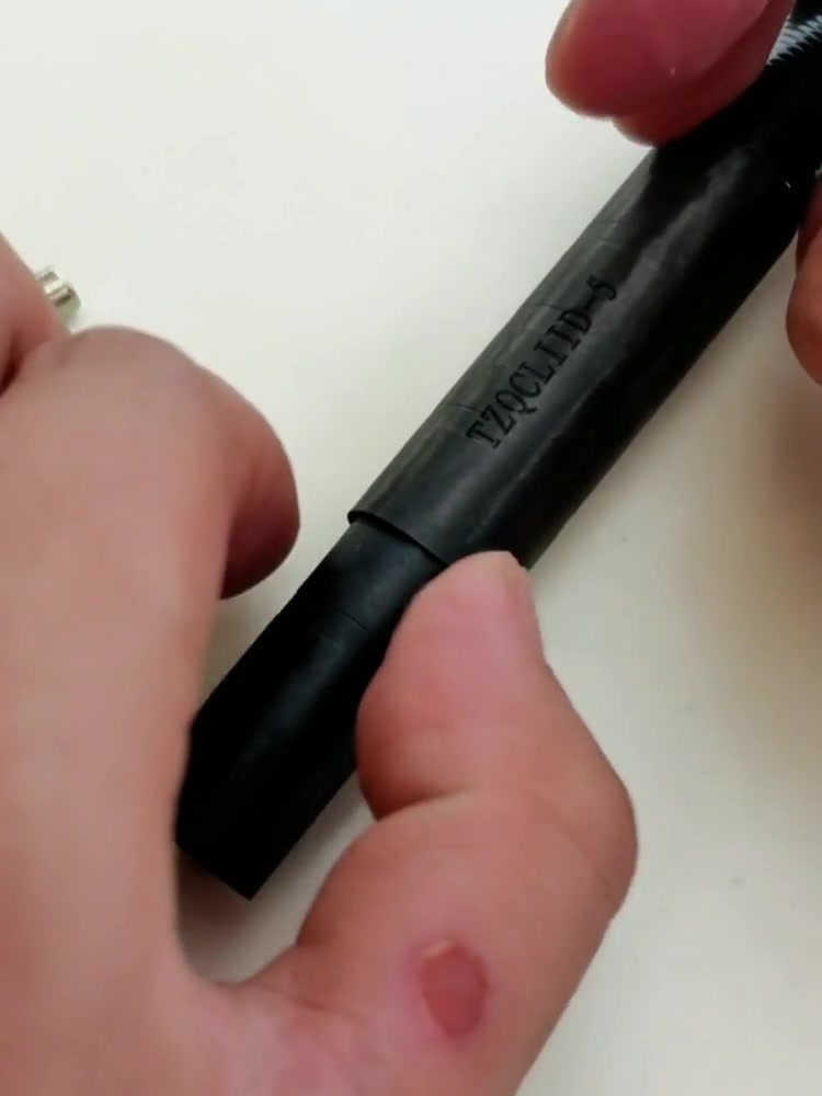 高碳竿和玻璃钢鱼竿,如何分辨呢