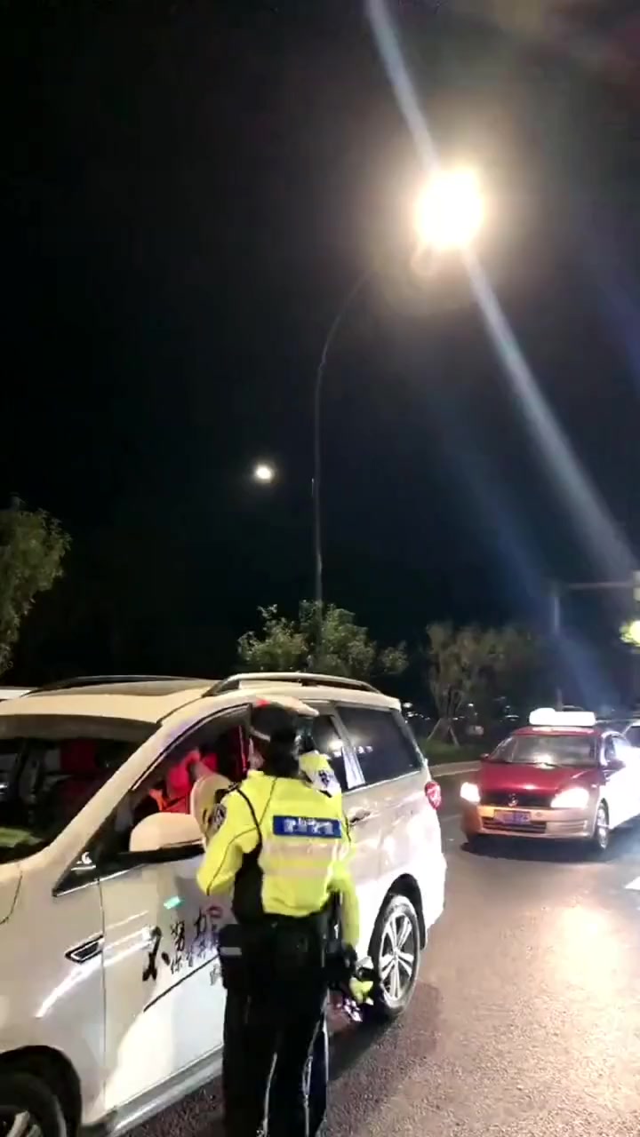 大家关心的蛋黄派小哥后续来了