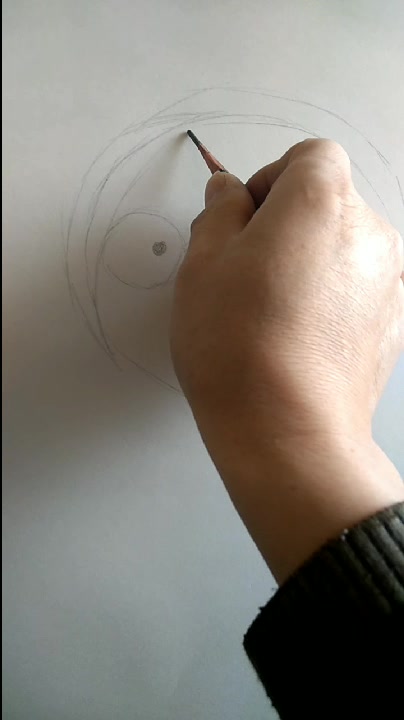 画一幅戴眼镜的女孩头像,简笔画